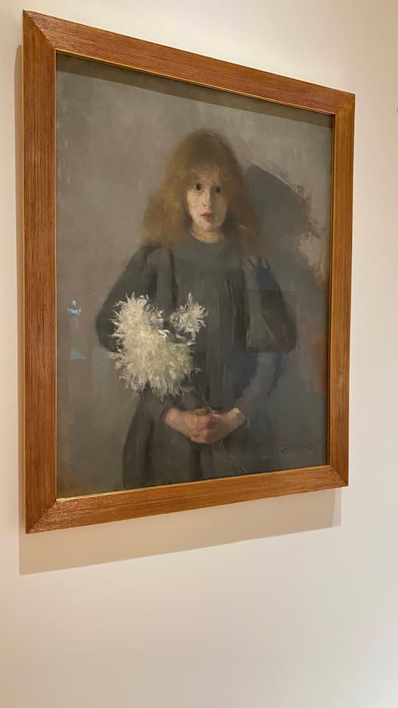 girl-with-chrysanthemums